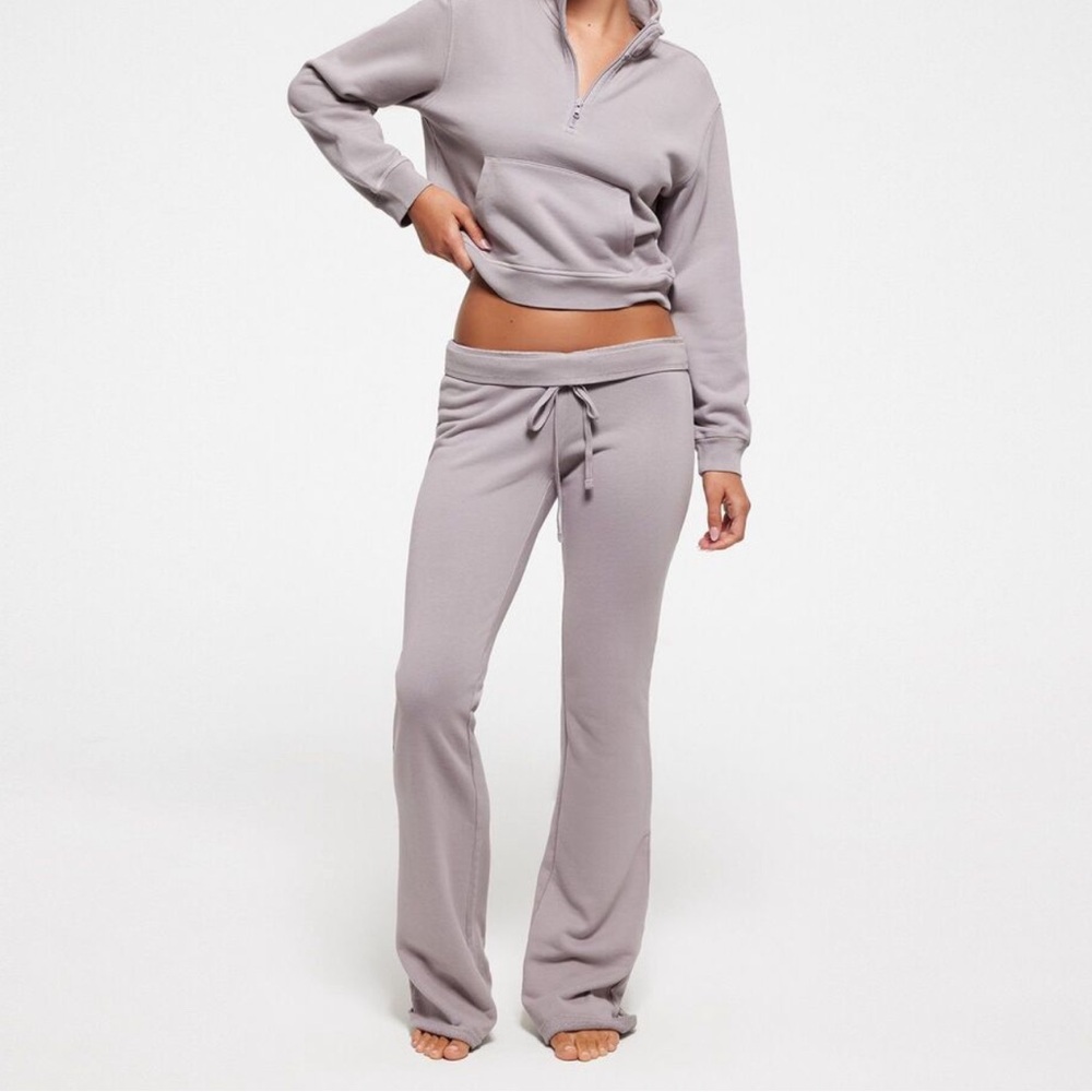 SKIMS French Terry Low Rise Pant in Oyster Size Large
